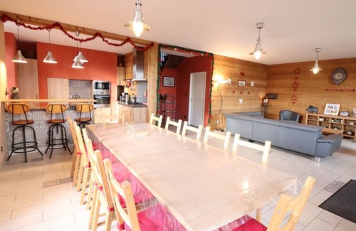 Chalinargues Cottage | Charming Mountain House, Near Ski Resort, Fully Equipped, Pet Friendly, Enclosed Garden