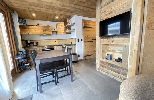 Notre-Dame-de-Bellecombe Apartment | Charming apartment at the foot of the slopes with WIFI in Notre-Dame-de-Bellecombe