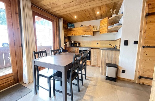 Notre-Dame-de-Bellecombe Apartment | Charming apartment at the foot of the slopes with WIFI in Notre-Dame-de-Bellecombe