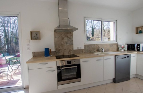 Saint-Martial-de-Nabirat Cottage | Charming Villa with Modern Amenities, Near Saint Martial de Nabirat, Périgord Noir