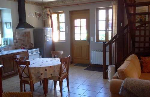 Sainte-Colombe-en-Auxois Cottage | Charming cottage in Auxois-Côte d'Or: "La Hulotte"