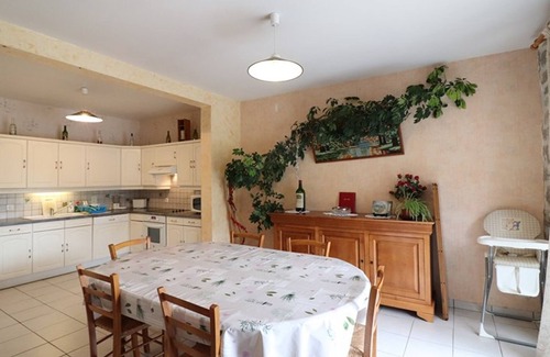 Saint-Just Cottage | Charming Renovated 1857 Farmhouse, Sleeps 9, BBQ, Wi-Fi, Near Nature & Historical Sights