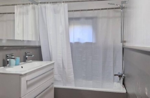 Upplands Vasby Municipality Cabin | Charmig Stuga Mitt i Naturen!