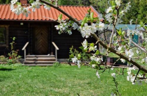 Upplands Vasby Municipality House | Charmig stuga mitt i naturen!