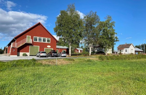 Kopparnas House | Charmig stuga på bondgård