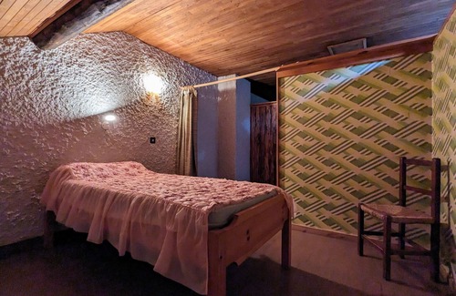 Saint-Didier-sur-Doulon Cottage | Charming Cottage near La Chaise-Dieu: Tranquil Retreat, Spacious Grounds, and Cozy Interiors