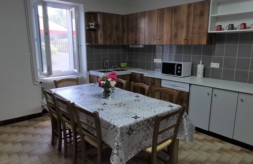 Saint-Just-pres-Brioude Cottage | Charming Stone House with Garden near Ski Resorts and Roman Architecture
