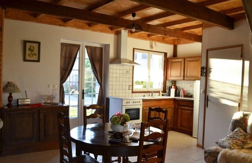 Saint-Sulpice-de-Cognac Cottage | Charming Cottage with Private Garden, Terrace, Fireplace & Close to Vineyards - Pets Welcome!