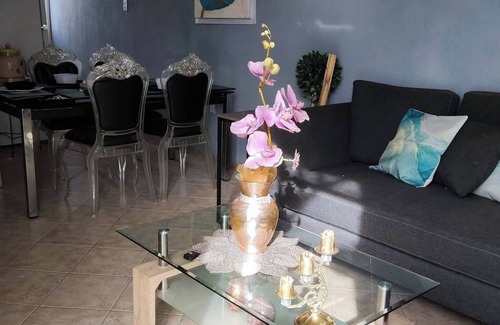 Queretaro House | Charming Mexican Retreat in San José de los Olvera