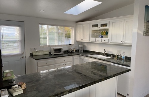 Pierpont Bay Cottage | Charming Beach Cottage - Dreams & Memories, a Perfect Getaway!