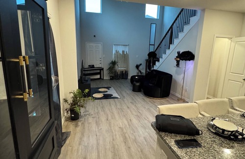 Houston House | Charming 1-1.5 bedroom house with AC, WiFi in delightful Houston