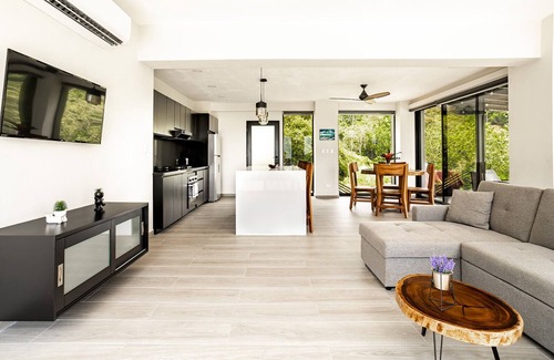 Savegre House | Charming 1-bedroom house with AC, pool, fitness room in wonderful Savegre