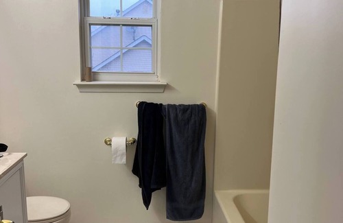 Somerset House | Charming 1-bedroom house in Franklin Township near Saint Peter’s Hos Rutgers U
