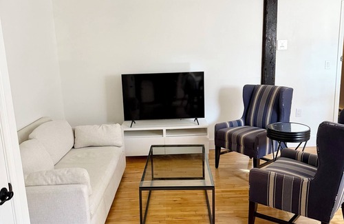 Thompson Square - Bunker Hill Condo | Charming 1 Bed/1 Bath-Charlestown, MA