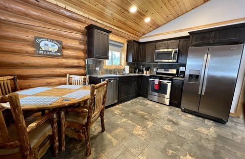 Bonners Ferry Cabin | Charming 1-Bed, 1-Bath Log Cabin w/Full Kitchen at North Haven Campground