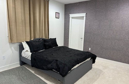 Langley House | Charming 1-bedroom in a house with AC, WiFi in Langley Township, Room in a house