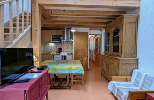 Liezey Cottage | Charming 1-Bed Farmhouse Retreat with Forest Views & Outdoor Activities Nearby