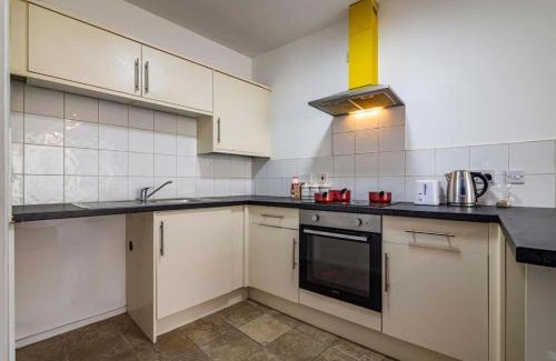 Eastwood Apartment | Charming 1-bed Flat in Eastwood