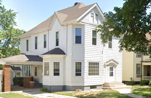 Bloomington Apartment | Charming 1 Bed Historic Hideaway - Pet Friendly!