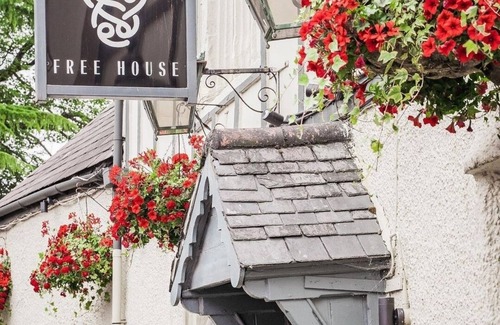 Caerleon Apartment | Charming 1-bed Loft in Caerleon