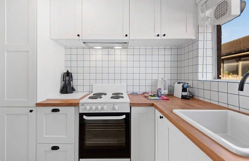 Kingsville Apartment | Charming 1-Bed Unit with Striking Decor