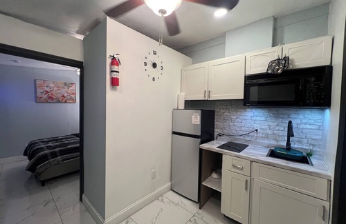 Downtown Fort Lauderdale Apartment | Charming 1-bedroom apartment in fabulous Fort Lauderdale with WiFi, AC