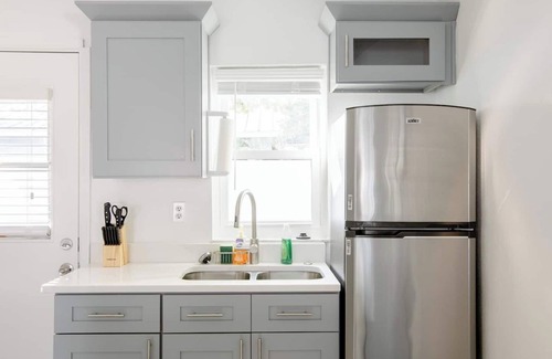 New Port Richey Apartment | Charming 1-Bedroom Oasis in the Heart of Downtown
