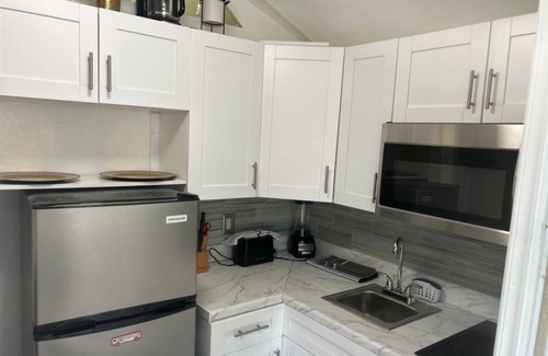 West Palm Beach House | Charming 1-bedroom house in fantastic West Palm Beach with AC