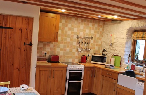 St Brides Cottage | Charming 1 bedroom dog friendly farm cottage