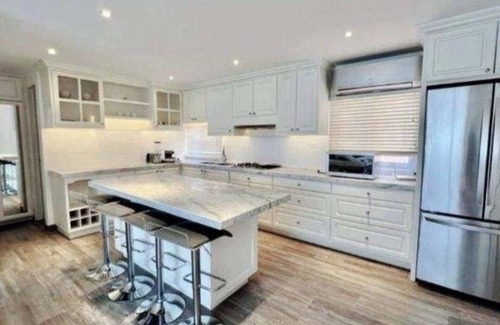 Ampliacion Juarez Condo | Charming 1-bedroom Cabo condo, walkable, WiFi, AC, near beaches and nightlife!