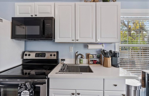 Central City House | Charming 1-bedroom tiny home with AC, WiFi in awesome Corpus Christi