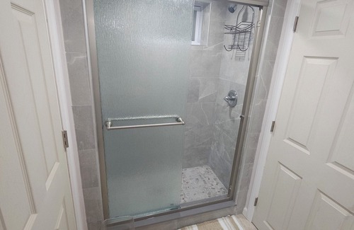 East Brunswick House | Charming 1-bedroom basement unit in a safe and quiet East Brunswick neighborhood
