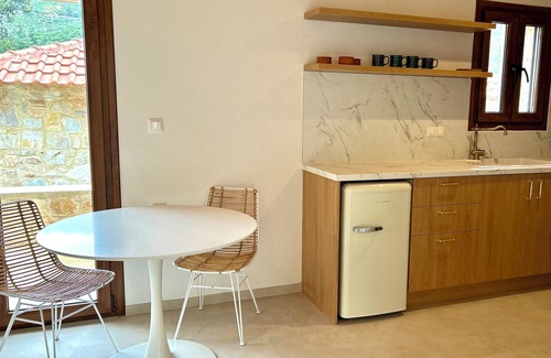 Megalos Prinos Cottage | Charming 1-bedroom cottage with beautiful views in enchanting Mikros Prinos