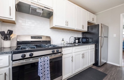 West Hartford Apartment | Charming 1-bedroom apartment in fabulous West Hartford with WiFi, AC
