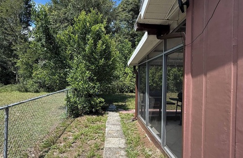 Ocala Villa | Charming 1 bedroom, 1 bathroom Villa with Private Entry in Ocala-AC, TV, Coffee