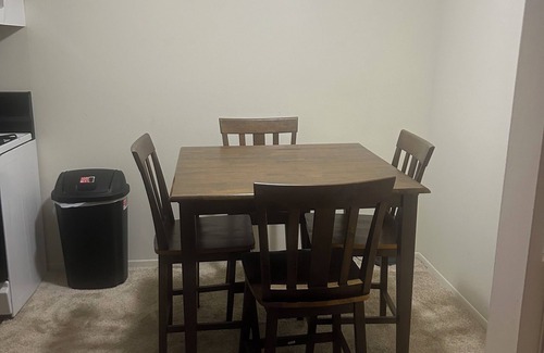 Wixom Apartment | Charming 1-bedroom 1 bathroom apartment in the Metro Detroit Suburb Wixom