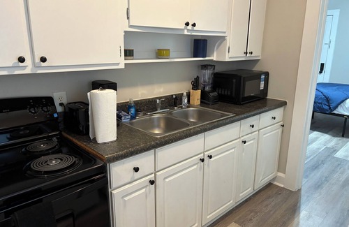 Burlington Apartment | Charming 1 Bedroom, 1 Bathroom Apartment