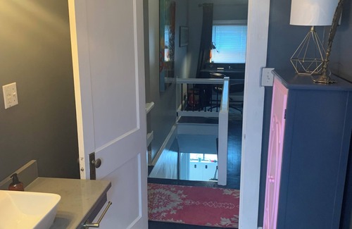 Lindley Park Apartment | Charming 1 bedroom 1926 apt in historic Lindley Park is close to everything.