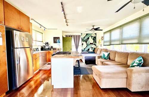 Kehena House | Charming 1-bedroom 2 Story House in Tranquil Pahoa with WiFi