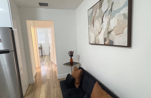 Lake Worth Apartment | Charming 1-bedroom apartment in fabulous Greenacres with AC