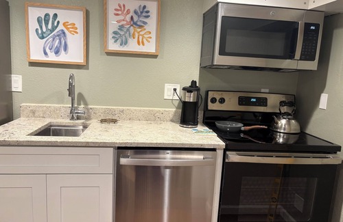 Englewood Apartment | Charming 1-bedroom apartment in welcoming Englewood with AC, WiFi, brand new
