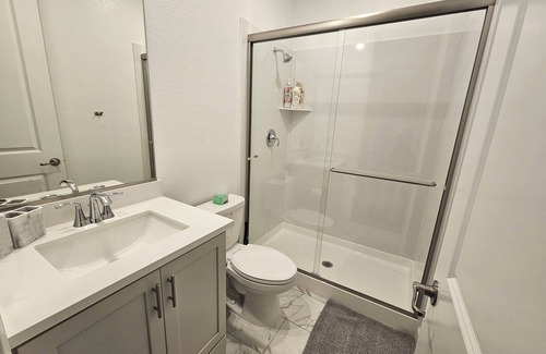 Roseville Apartment | Charming 1-bedroom apartment in marvelous Roseville with WiFi, AC