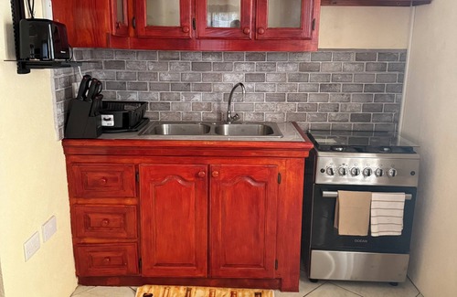 Brighton Apartment | Charming 1-bedroom apartment at the marvelous Castle Berry Unit208 with WiFi, AC