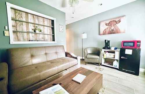 Perkinsville Apartment | Charming 1-bedroom apartment in rural Anderson with AC, WiFi, Closento casino