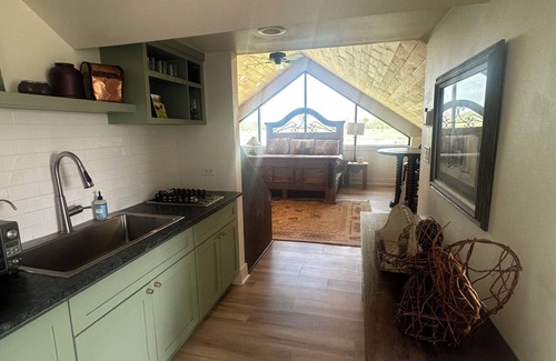 Anderson Apartment | Charming 1-bedroom Apartment located at Camp Hosea Wedding Venue in Anderson, TX