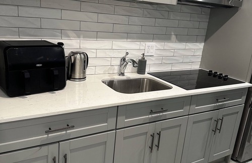 East Flatbush Apartment | Charming 1-bedroom apartment with WiFi, AC in wonderful Brooklyn