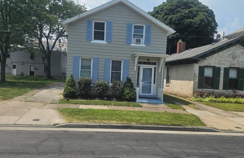 Sandusky Apartment | Charming 1-bedroom apartment in a house with WiFi, AC in Sandusky