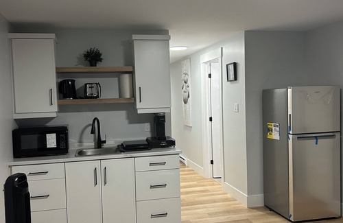 Moncton Apartment | Charming 1-bedroom apartment in enchanting Moncton with WiFi