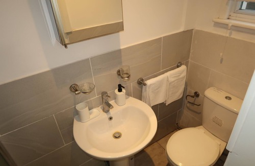 Finchley Apartment | Charming 1-bedroom apartment in wonderful London with WiFi and free parking