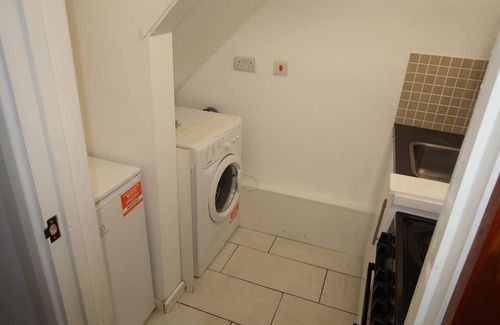 Finchley Apartment | Charming 1-bedroom apartment in wonderful London with WiFi and free parking